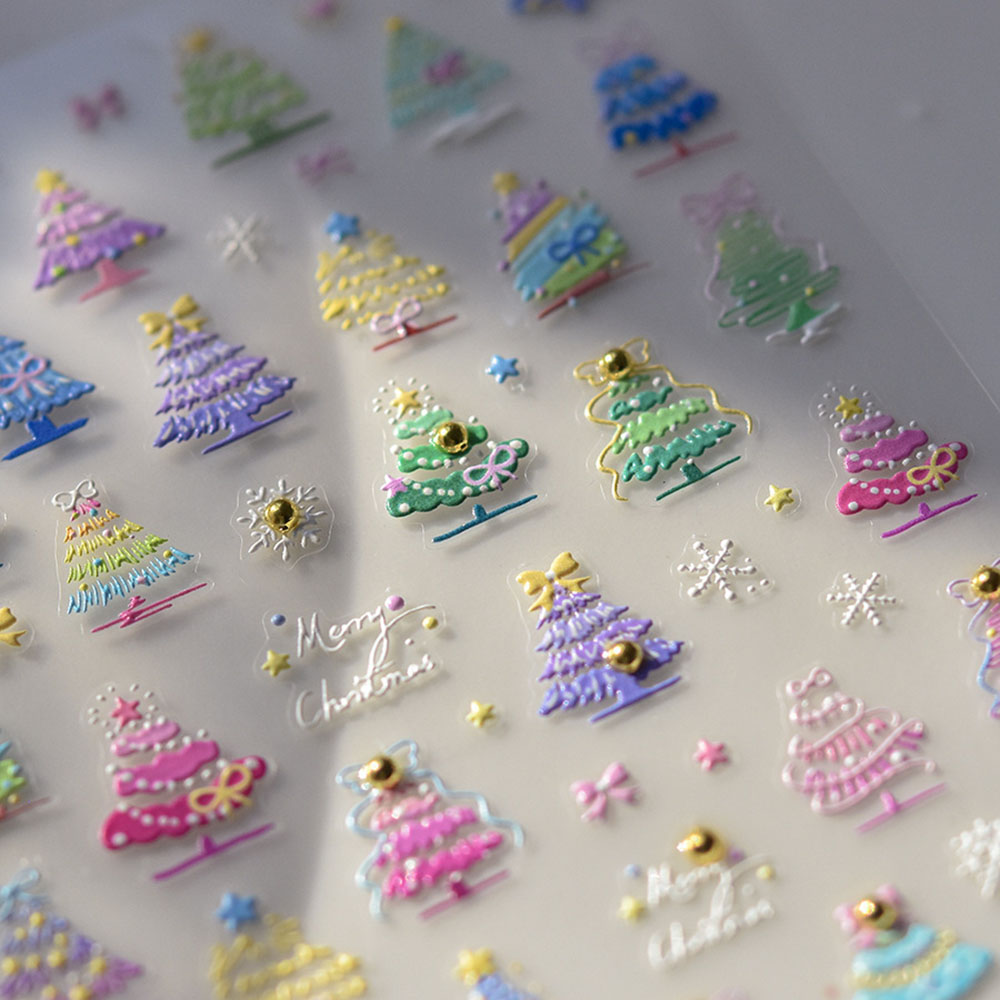 Nail Art Xmas Design - クリスマスネイルアートステッカーデカール 5D エンボスゴールドシルバーダイヤモンドネイルデカールクリスマスツリースノーフレークデザインスライダーステッカー