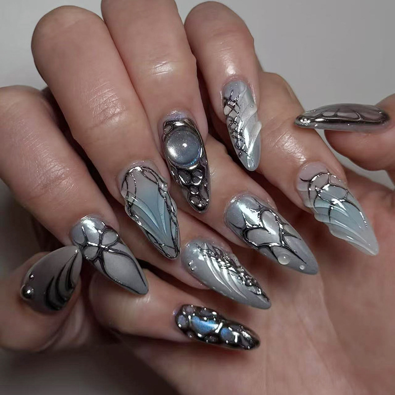 24個入りウェアラブルプレスオンネイルセット グラデーション - Nail Art Love のレビューと価格