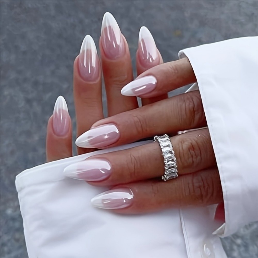 24枚入りミルキーホワイトプレスオンネイルショートスクエア半 - Nail Art Ombre のレビューと価格
