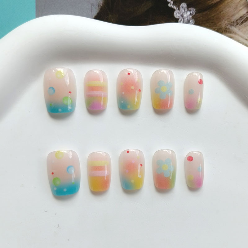 10個入り レインボーバブルガム スウィートキュート プレス - Nail Art Ombre のレビューと価格