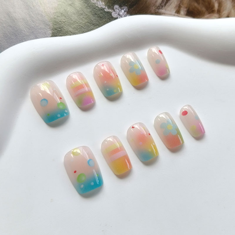 10個入り レインボーバブルガム スウィートキュート プレス - Nail Art Ombre のレビューと価格